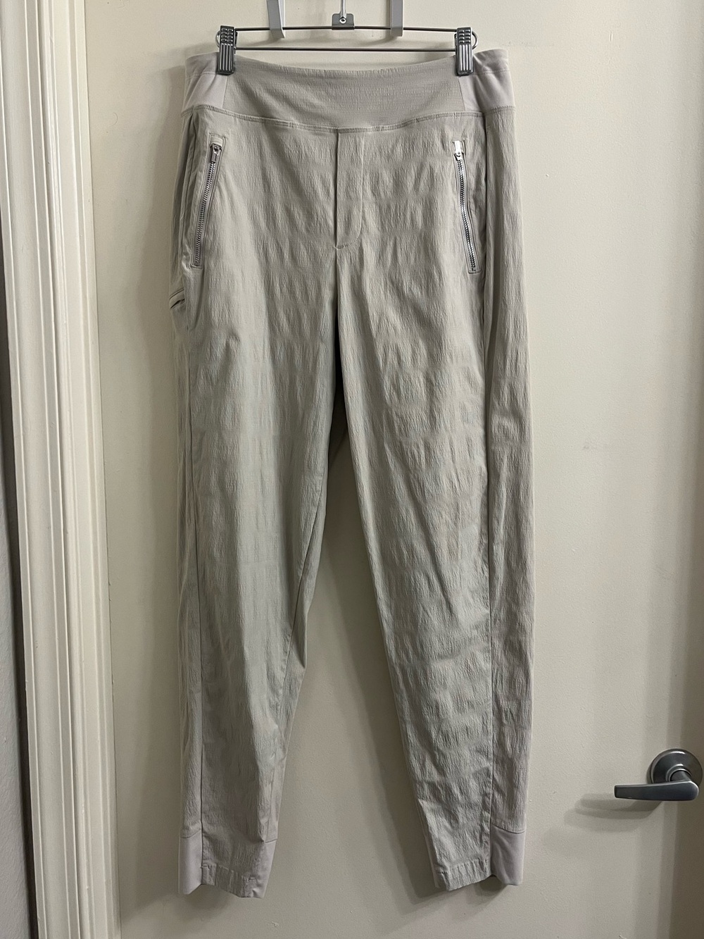 Athleta Trekkie North Joggers Size 10 Tall - Picture 2 of 13